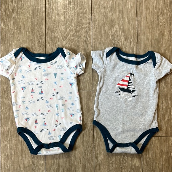 Nautical Themed short sleeve baby onesies size 3-6 months - Picture 1 of 4